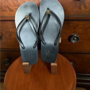 🍃 Gently Used Tory Burch Black Flip Flops Size 8